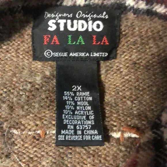 Vintage Designs Originals Studio Christmas Sweater- size-2x - Picture 4 of 16